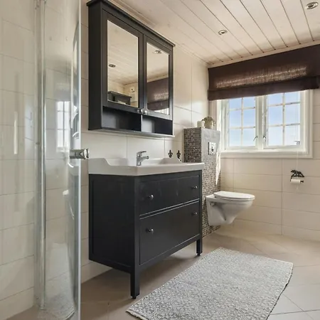 Modern Family Near Vinterland *